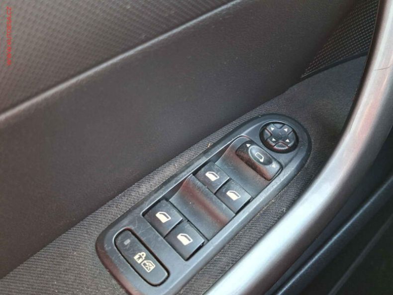 Peugeot 308 - hlavní fotka
