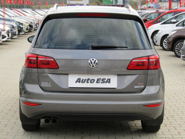 Volkswagen Golf - hlavní fotka