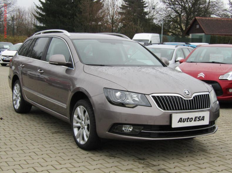 Škoda Superb - hlavní foto