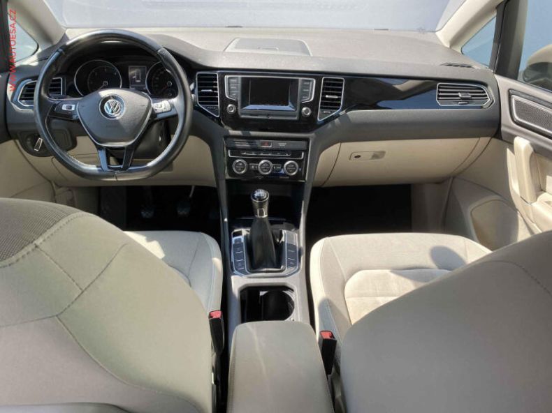 Volkswagen Golf - hlavní fotka