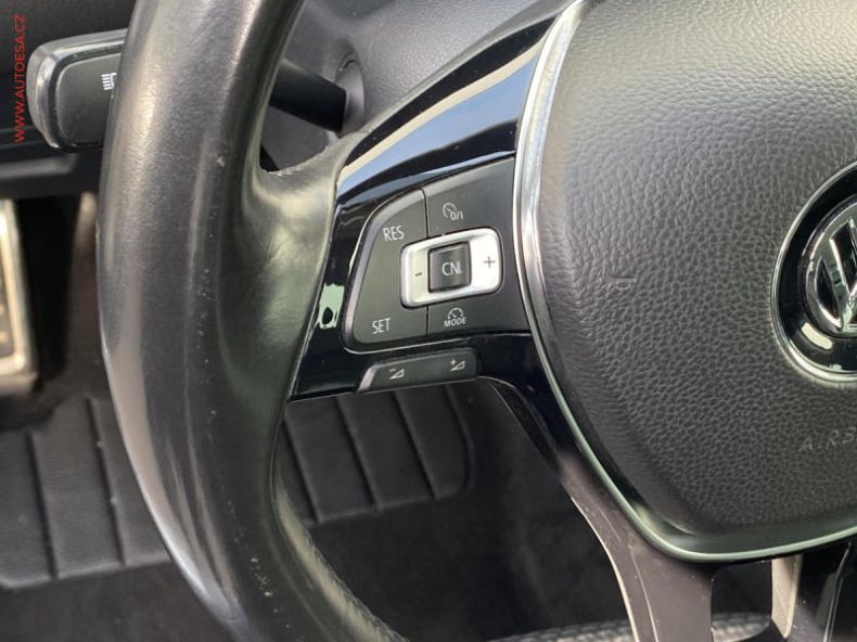 Volkswagen Golf - hlavní fotka