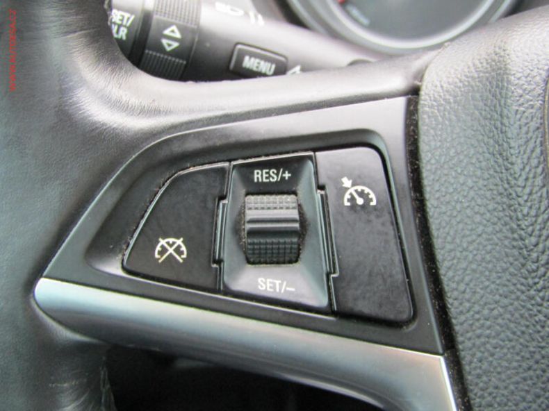 Opel Insignia - hlavní fotka