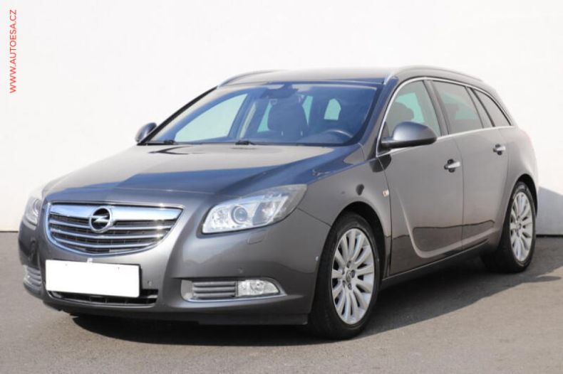 Opel Insignia - hlavní fotka