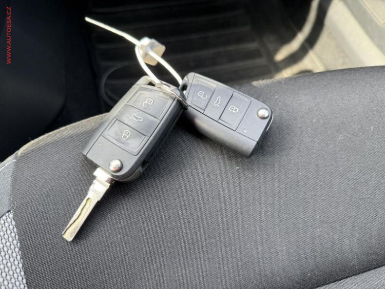 Škoda Rapid - hlavní fotka