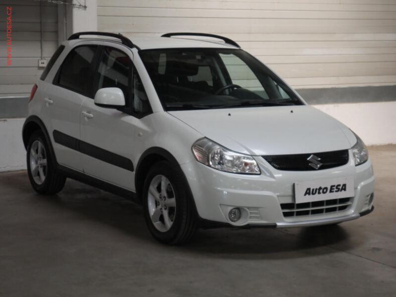 Suzuki SX4 - hlavní foto