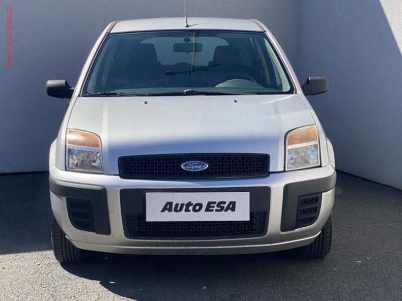 Ford Fusion - hlavní fotka
