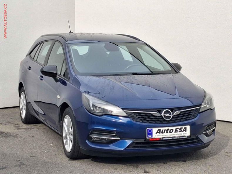 Opel Astra - hlavní foto