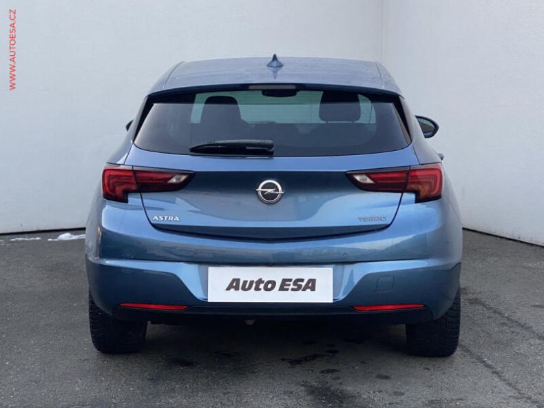 Opel Astra - hlavní fotka