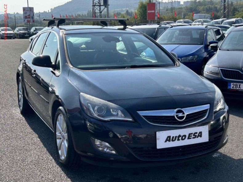 Opel Astra - hlavní foto