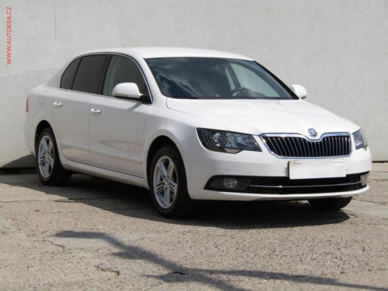 Škoda Superb - hlavní foto