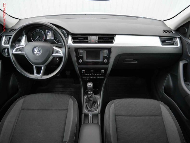 Škoda Rapid - hlavní fotka