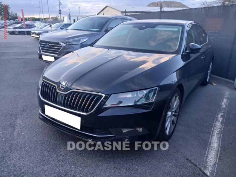 Škoda Superb - hlavní foto