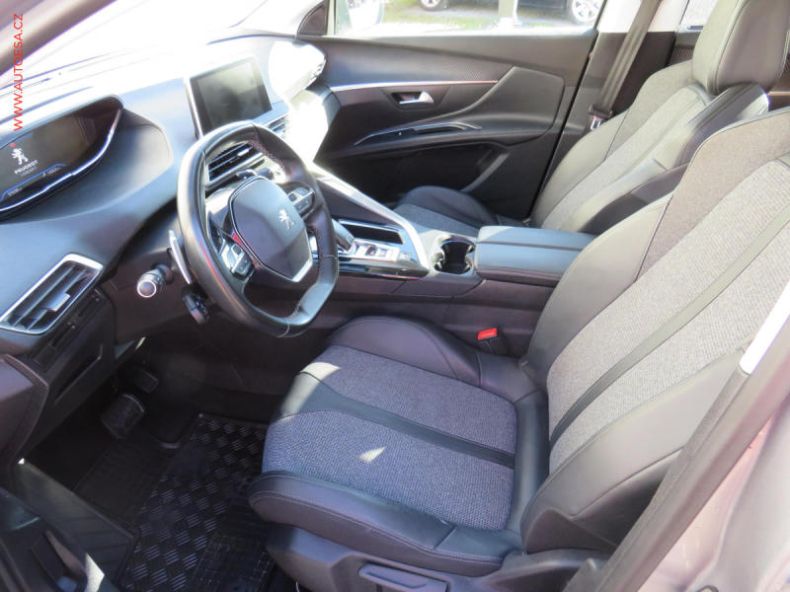 Peugeot 5008 - hlavní fotka