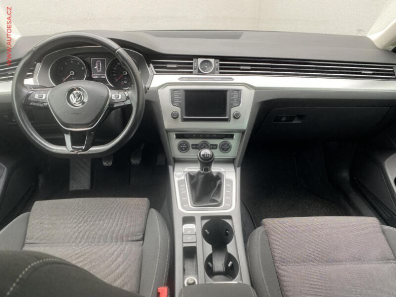 Volkswagen Passat - hlavní fotka