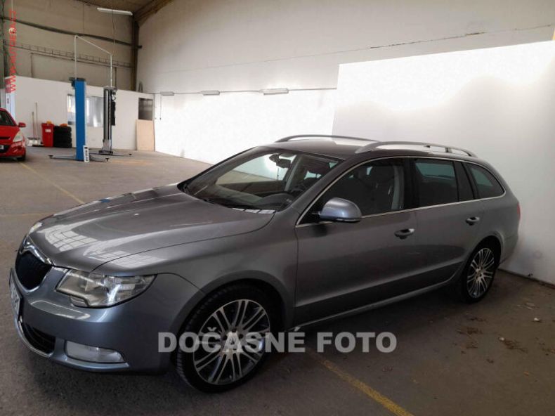 Škoda Superb - hlavní foto