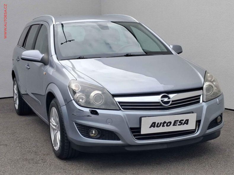 Opel Astra - hlavní foto