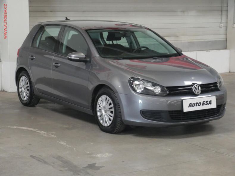 Volkswagen Golf - hlavní foto