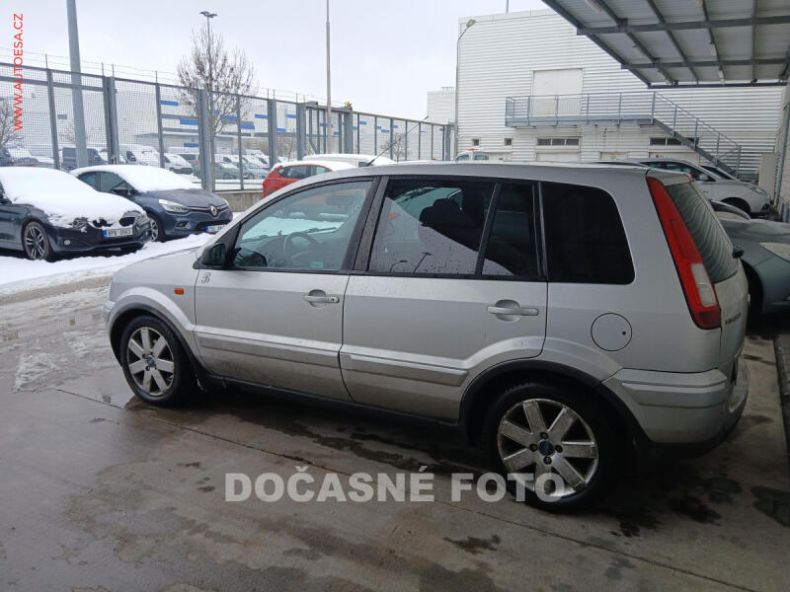 Ford Fusion - hlavní foto