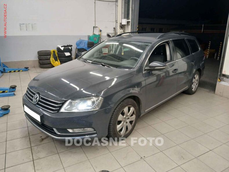 Volkswagen Passat - hlavní foto