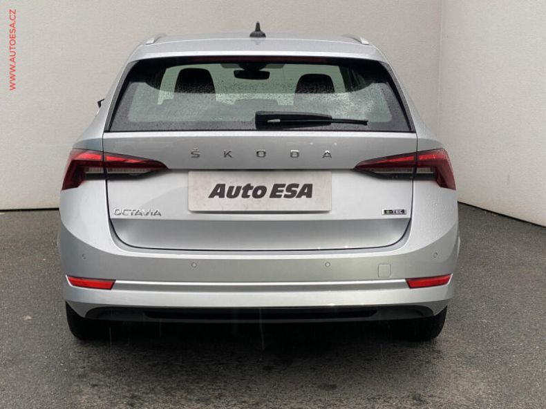 Škoda Octavia - hlavní fotka