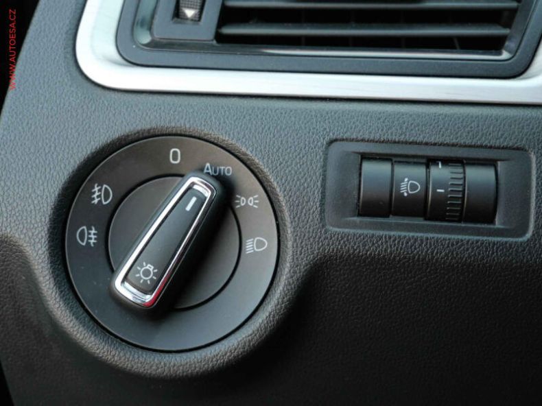 Škoda Rapid - hlavní fotka