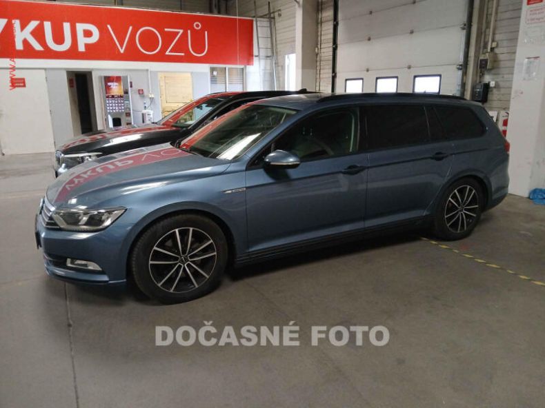 Volkswagen Passat - hlavní fotka inzerátu