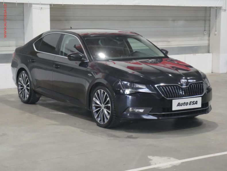 Škoda Superb - hlavní foto