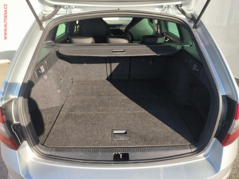 Škoda Octavia - hlavní fotka