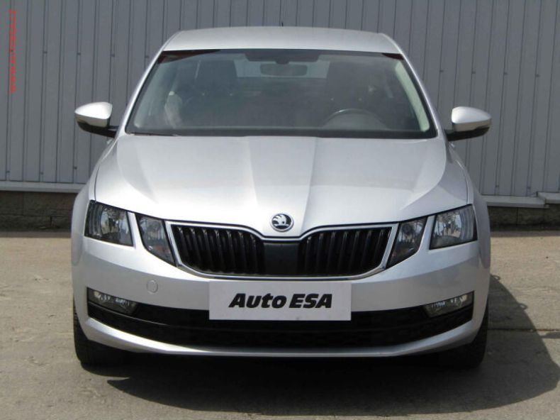 Škoda Octavia - hlavní fotka