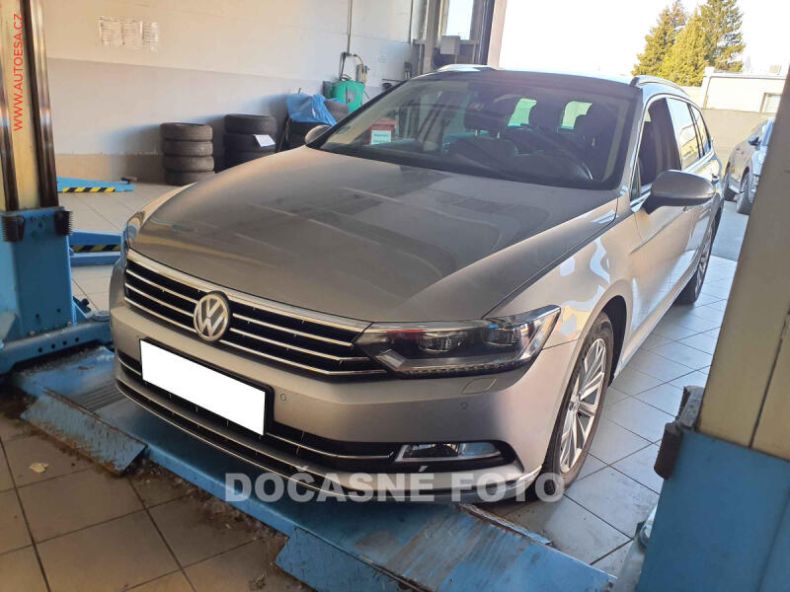Volkswagen Passat - hlavní foto