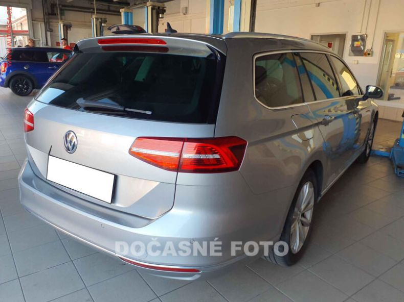 Volkswagen Passat - hlavní fotka