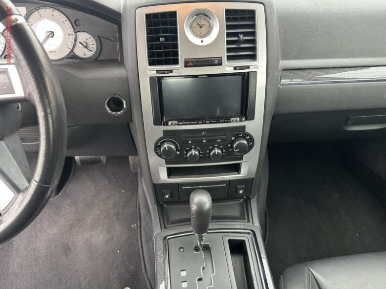 Chrysler 300 - hlavní fotka