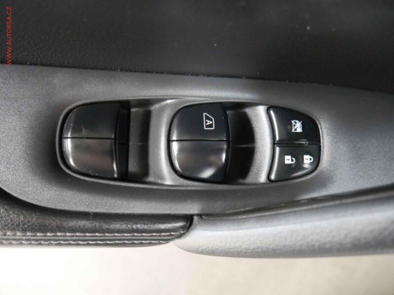 Nissan X-Trail - hlavní fotka