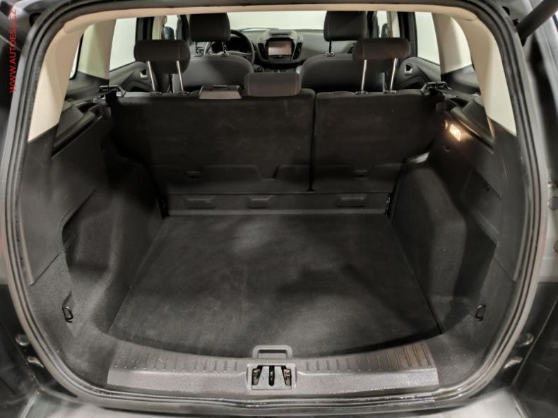 Ford Kuga - hlavní fotka