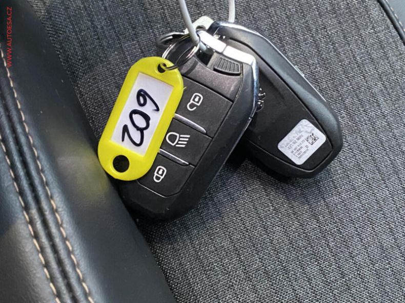 Peugeot 5008 - hlavní fotka