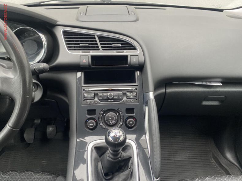 Peugeot 3008 - hlavní fotka