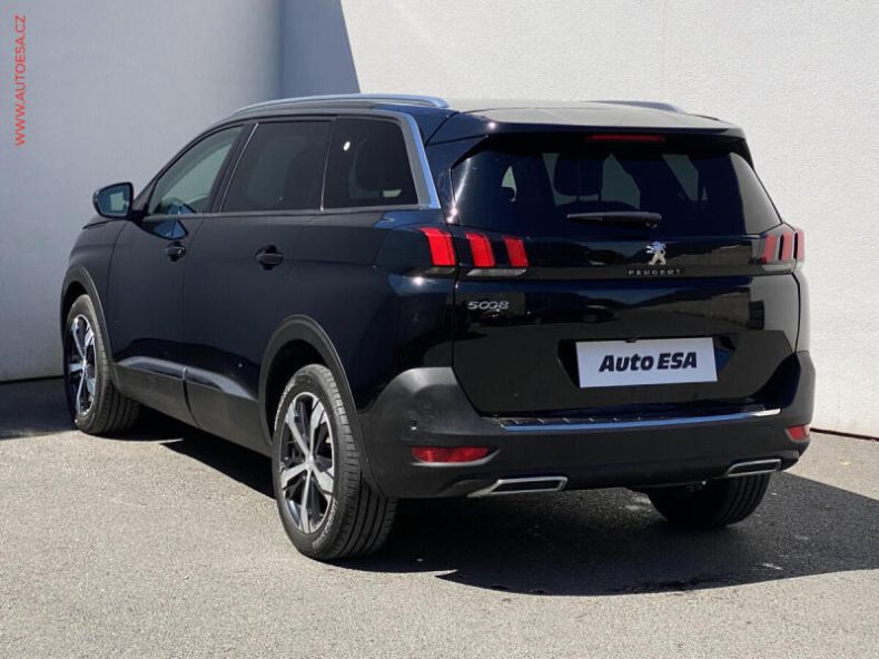 Peugeot 5008 - hlavní fotka