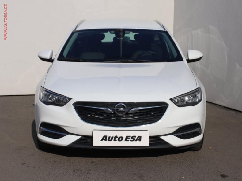 Opel Insignia - hlavní fotka