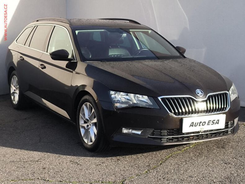 Škoda Superb - hlavní foto