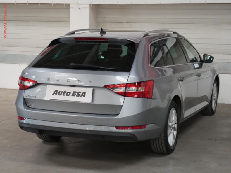 Škoda Superb - hlavní fotka