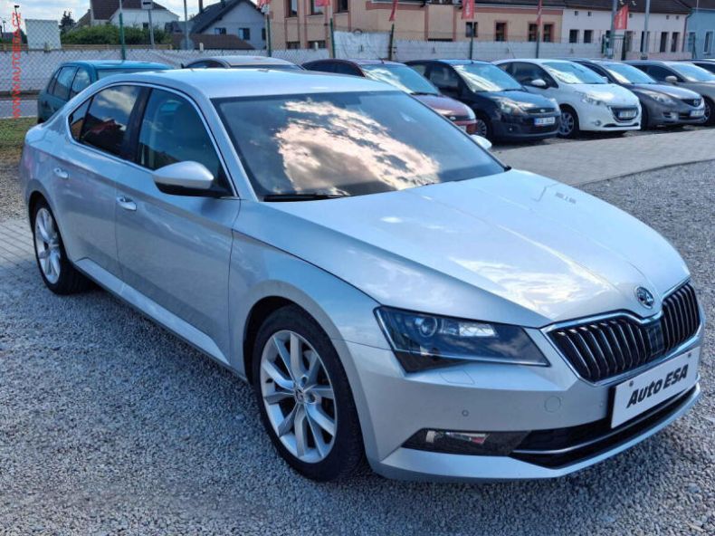 Škoda Superb - hlavní foto