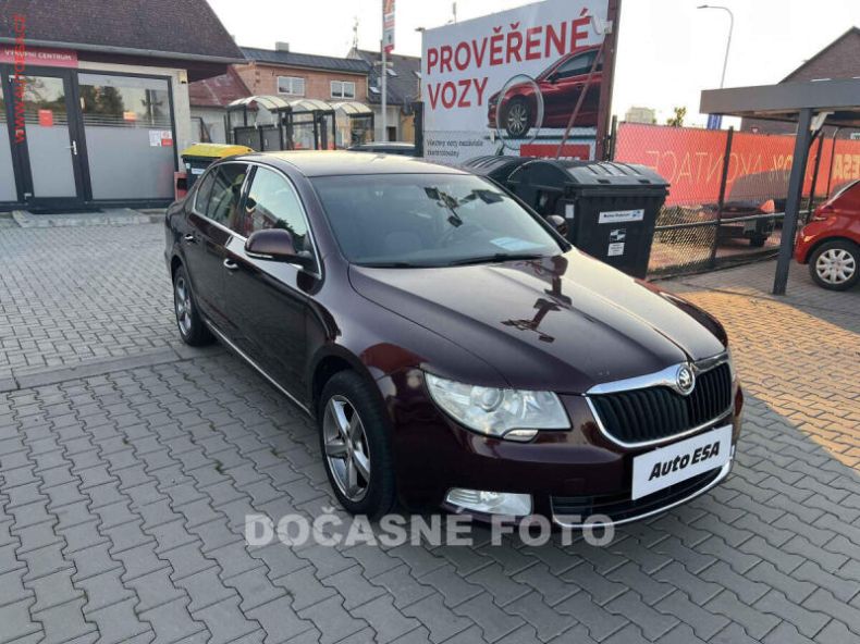 Škoda Superb - hlavní foto