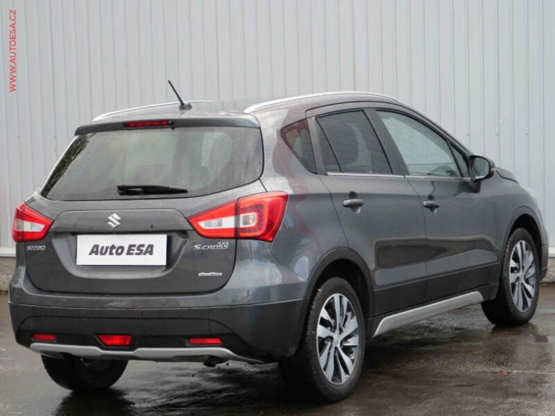 Suzuki SX4 - hlavní fotka