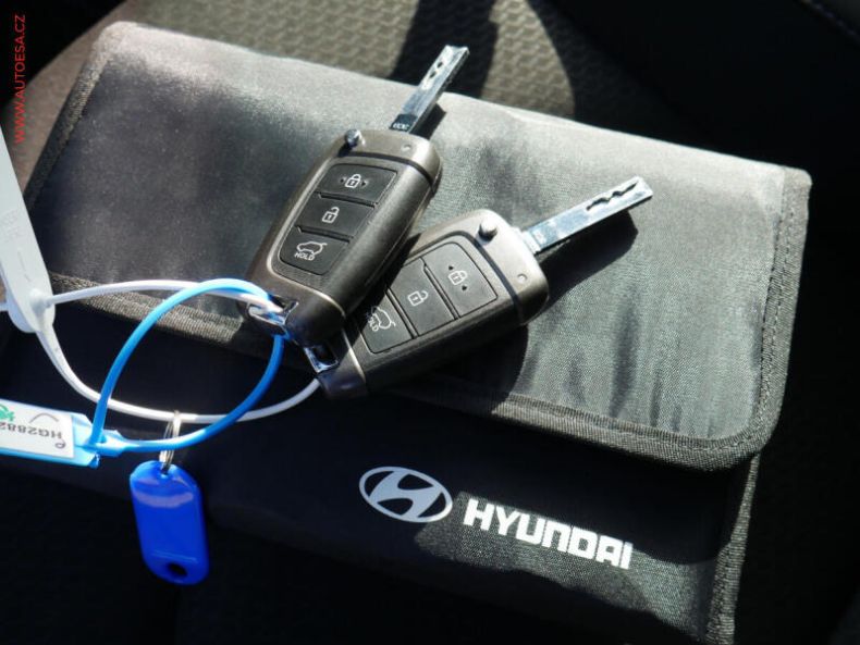 Hyundai i30 - hlavní fotka