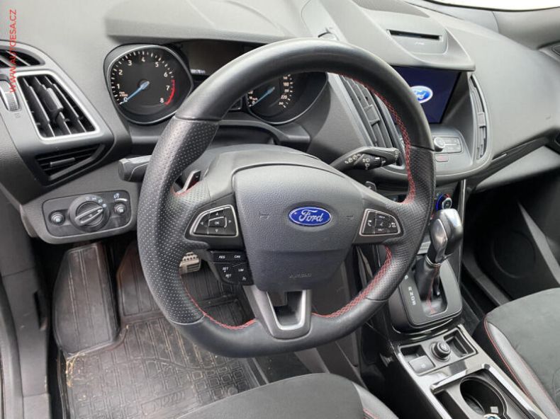 Ford Kuga - hlavní fotka