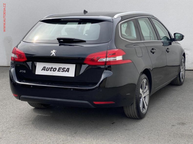 Peugeot 308 - hlavní fotka