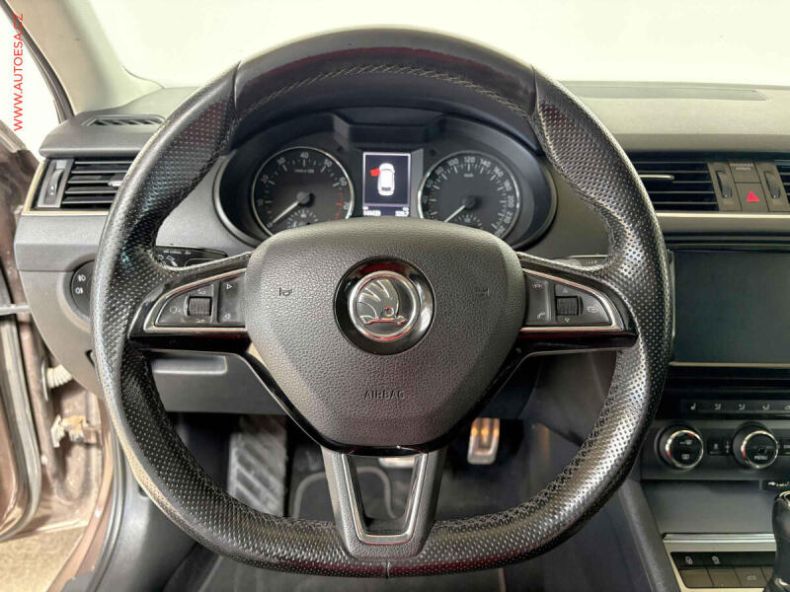 Škoda Octavia - hlavní fotka