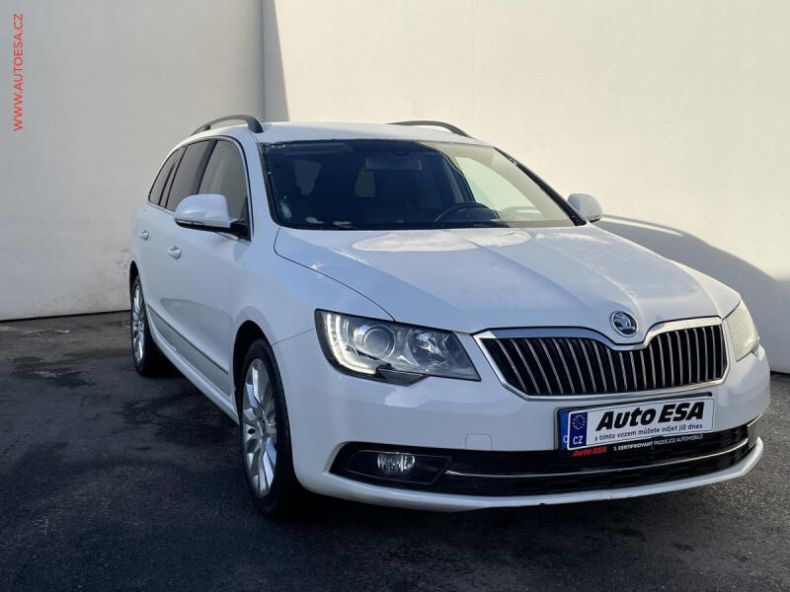 Škoda Superb - hlavní foto