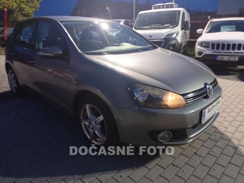 Volkswagen Golf - hlavní foto