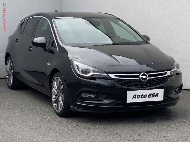 Opel Astra - hlavní foto